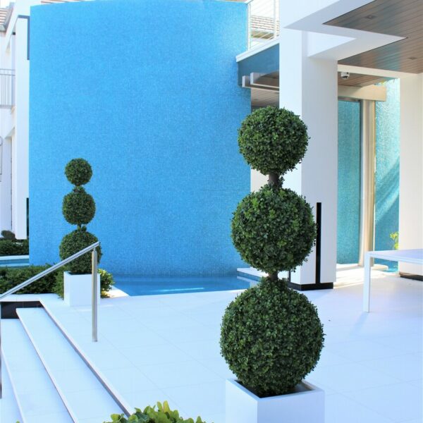 Three-ball topiary with medium-sized fiberglass pot